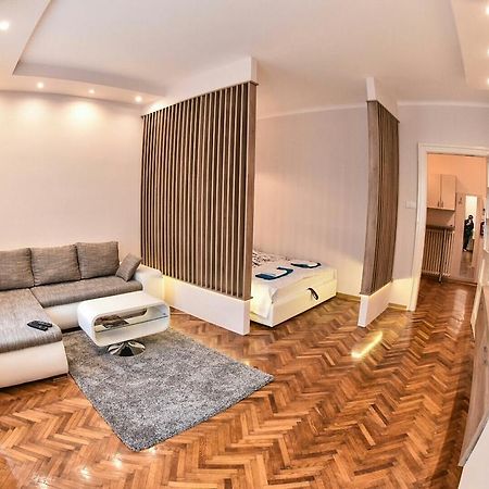 Bojan Central Apartment Novi Sad Ngoại thất bức ảnh